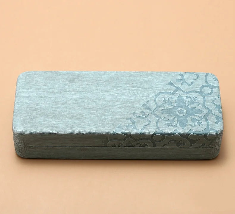 Fashionable and Simple Hard Shell Glasses Case Anti-Fall and Anti-Embossed Petal Pattern Glasses Storage Box